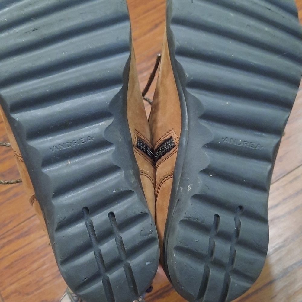 Andrea Brown Suede Zip side Low Boot - Picture 5 of 6